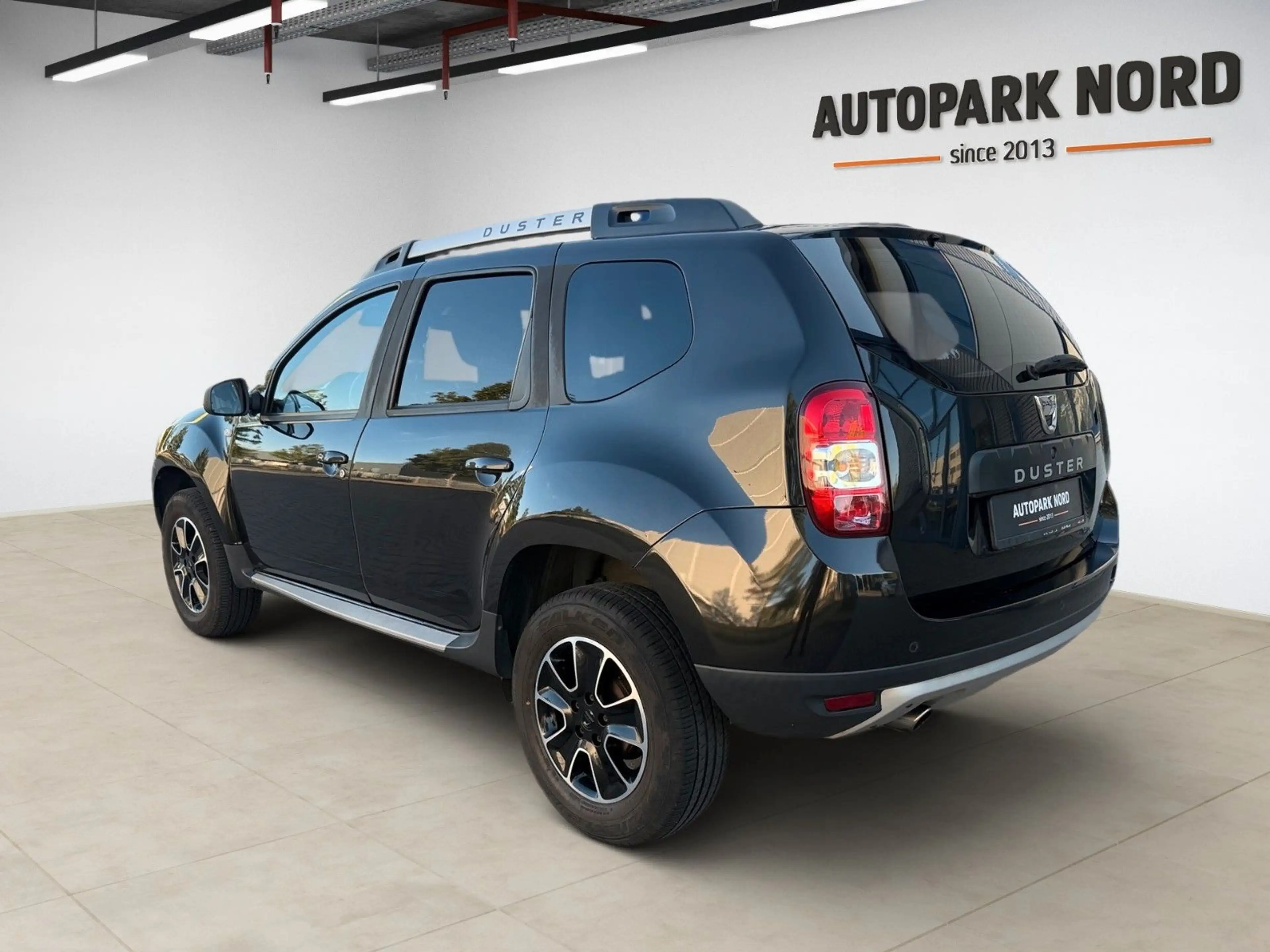 Dacia Duster Black Shadow 4x2/1.HAND/KAMERA/SHZ/TEMP — photo 3