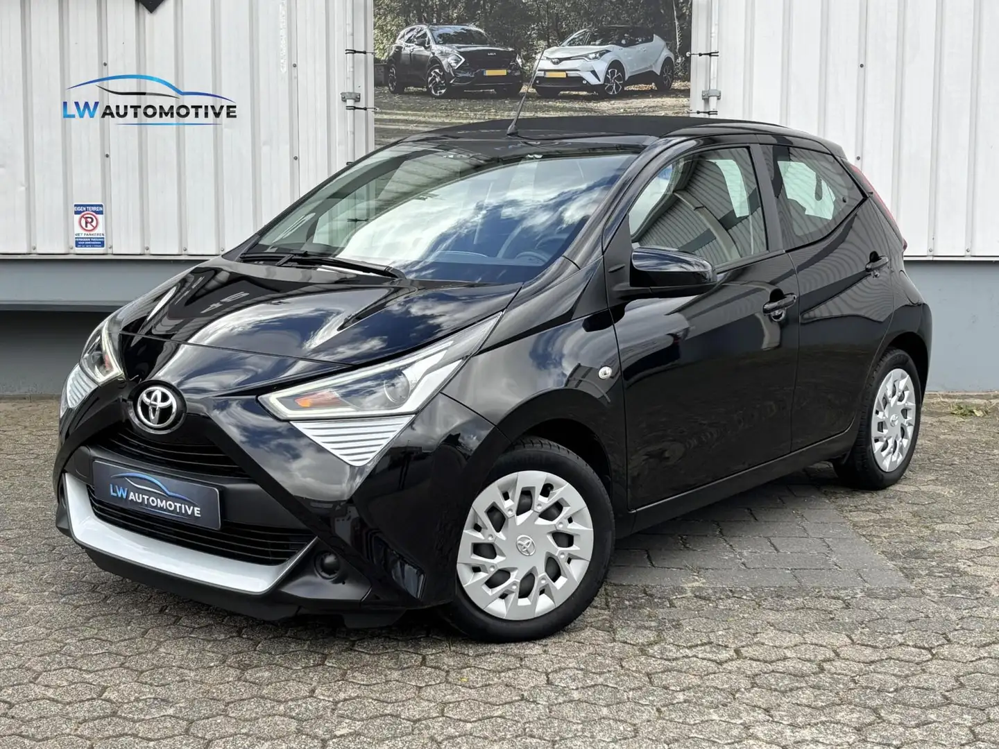 Toyota Aygo 1.0 VVT-i X-Play Limited | Cabrio/open dak | Carpl Zwart - 1