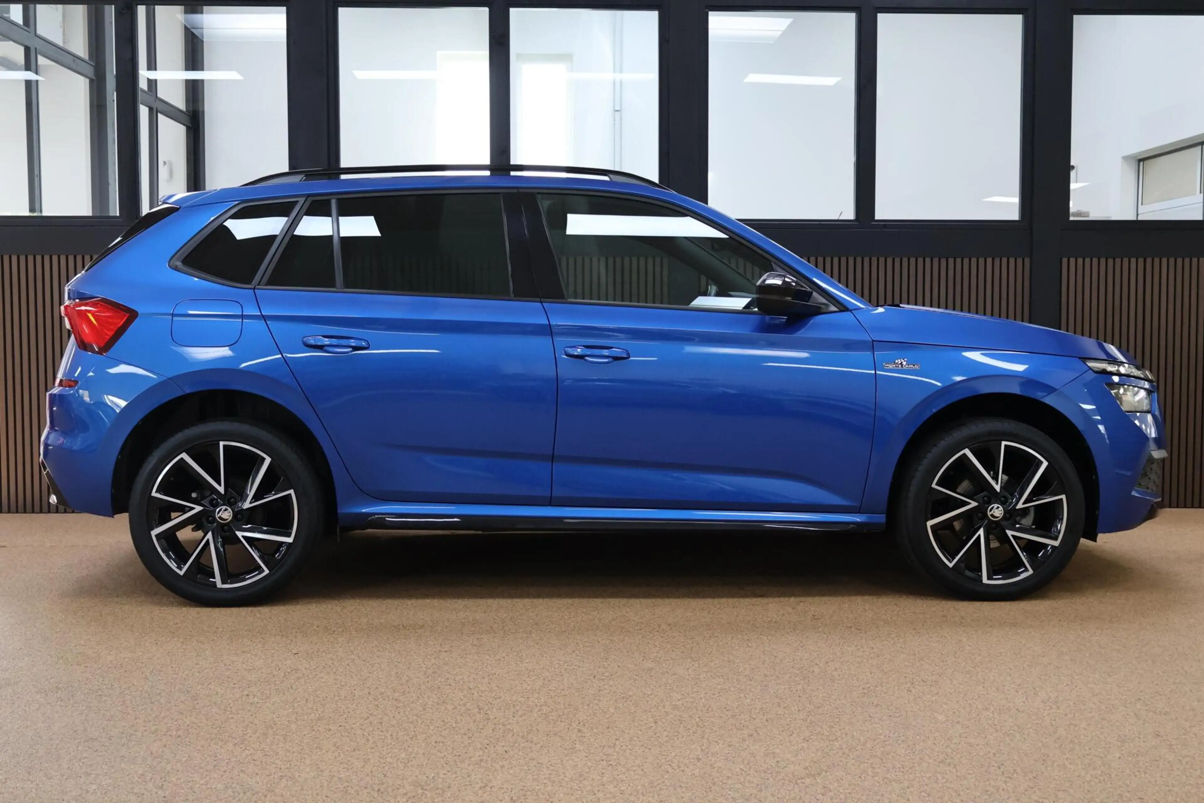 Skoda Kamiq 1.0 TSI Monte Carlo — photo 8