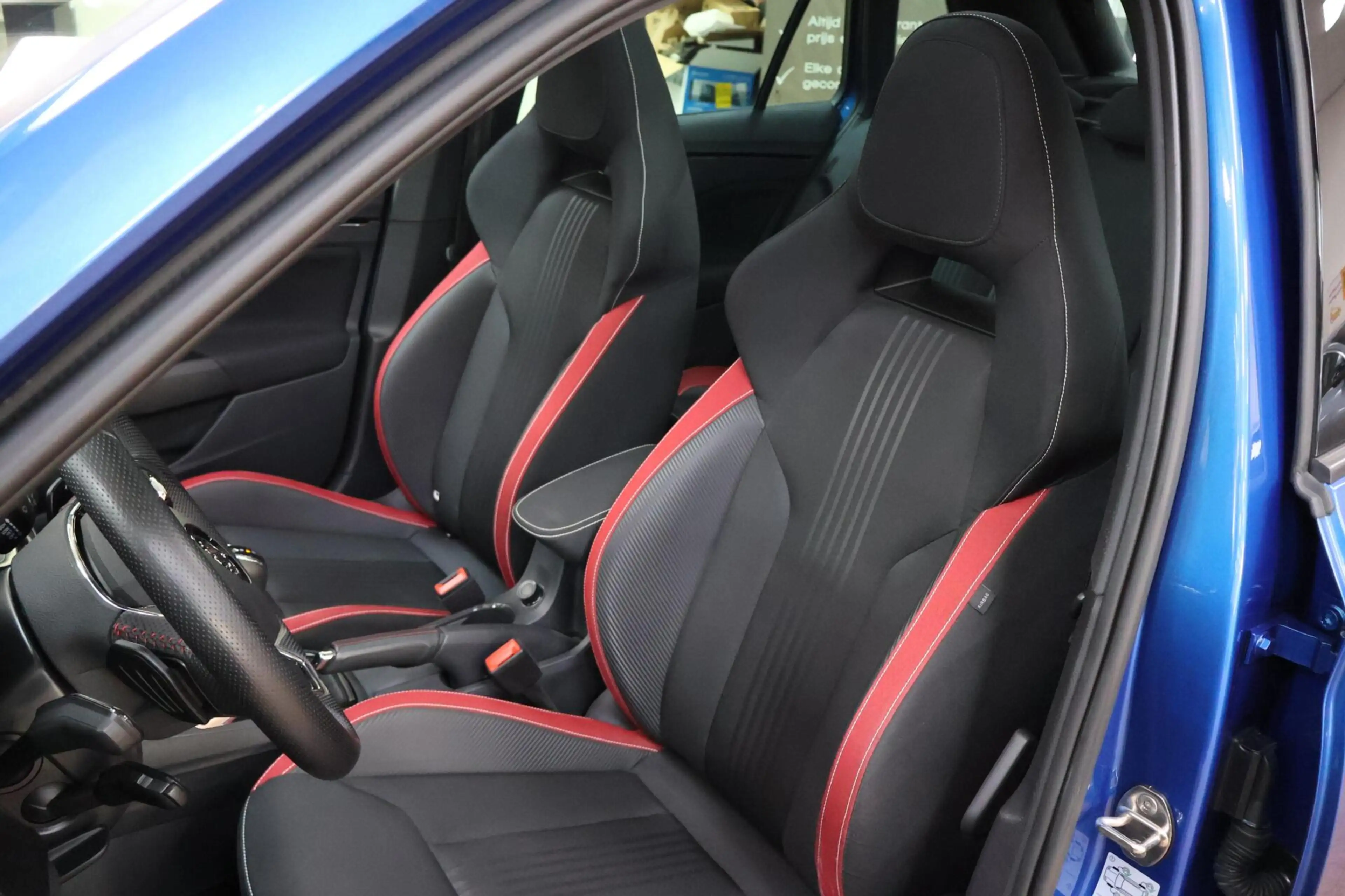 Skoda Kamiq 1.0 TSI Monte Carlo — photo 12