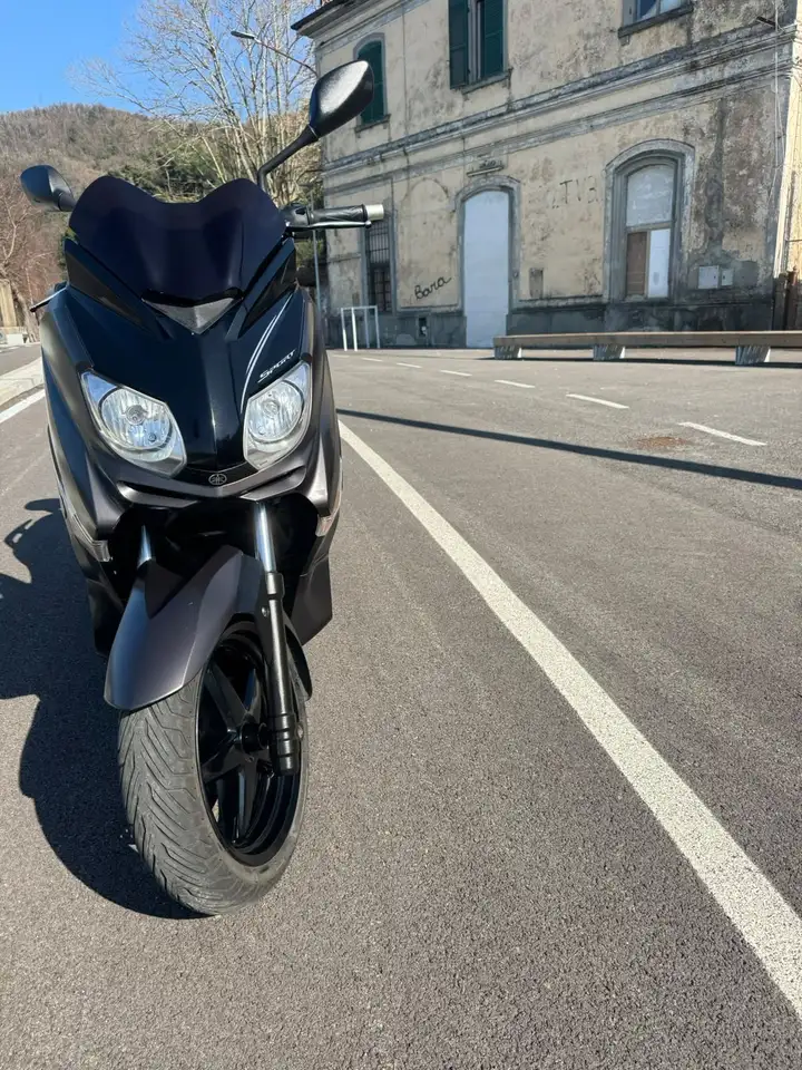 Yamaha X-Max 250