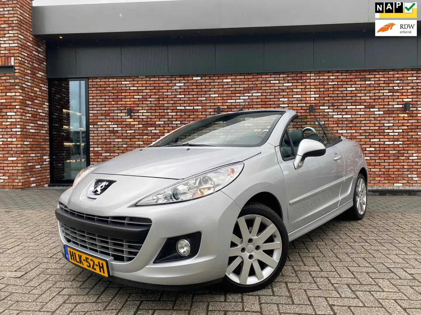 Peugeot 207 CC 1.6 VTi Griffe Leer 17inch 103000km Clima Grijs - 1