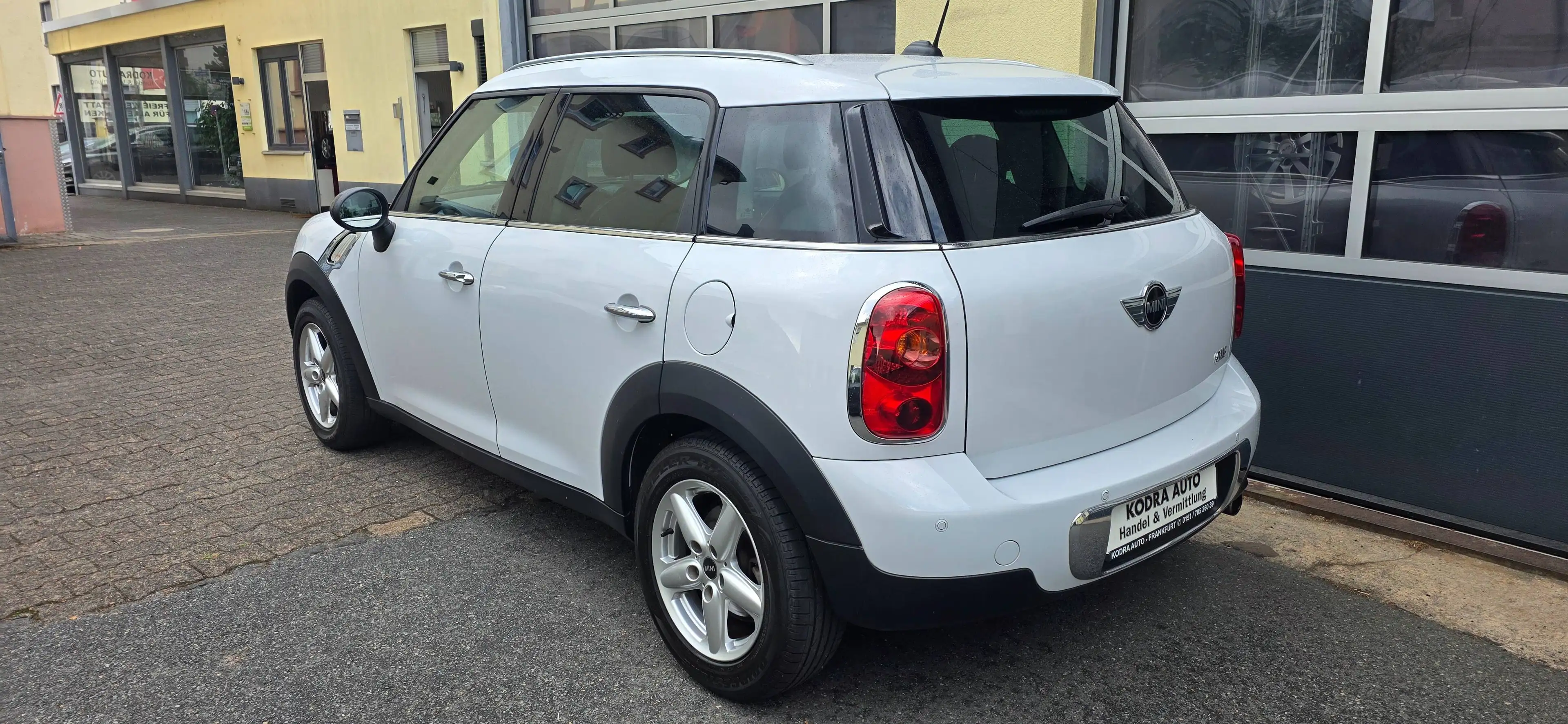 MINI One Countryman Pano*Leder*Auto*Navi*PDC*Xenon*Garantie — photo 3