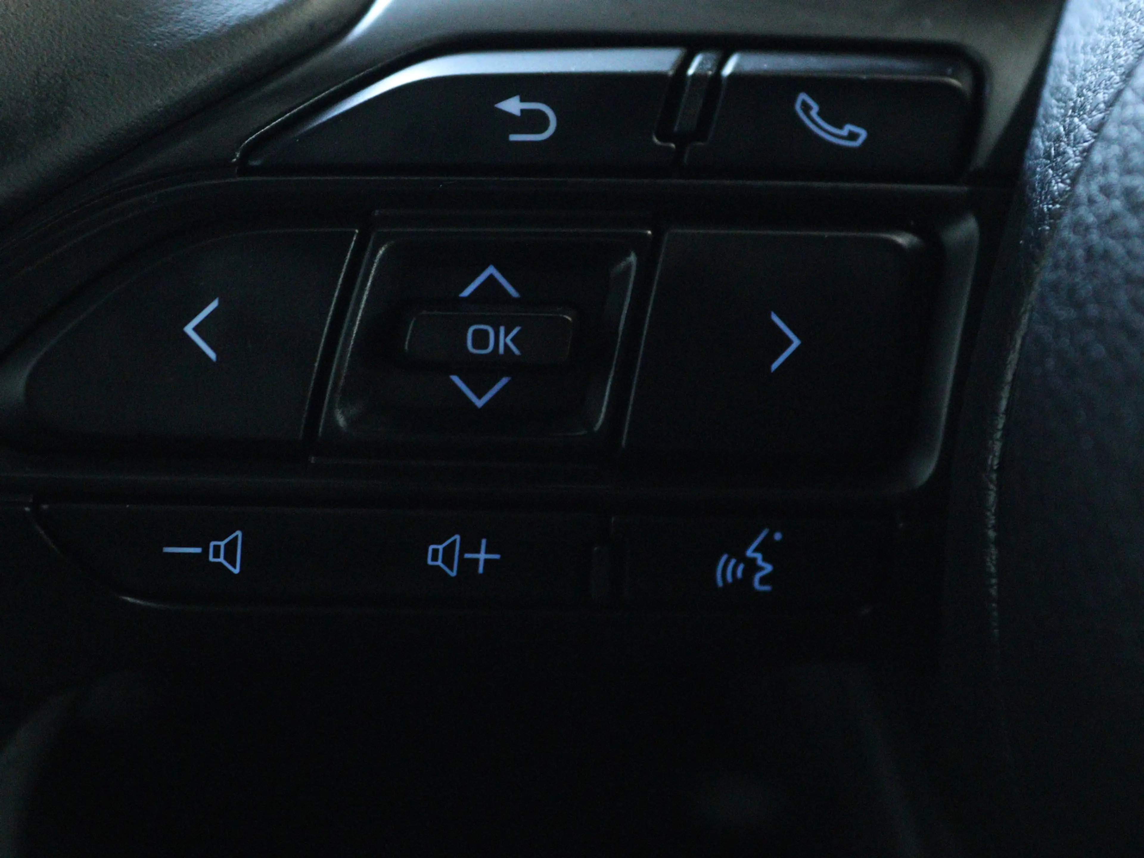 Toyota Aygo X 1.0 VVT-i MT Play | Apple CarPlay / Android Auto ( — photo 8