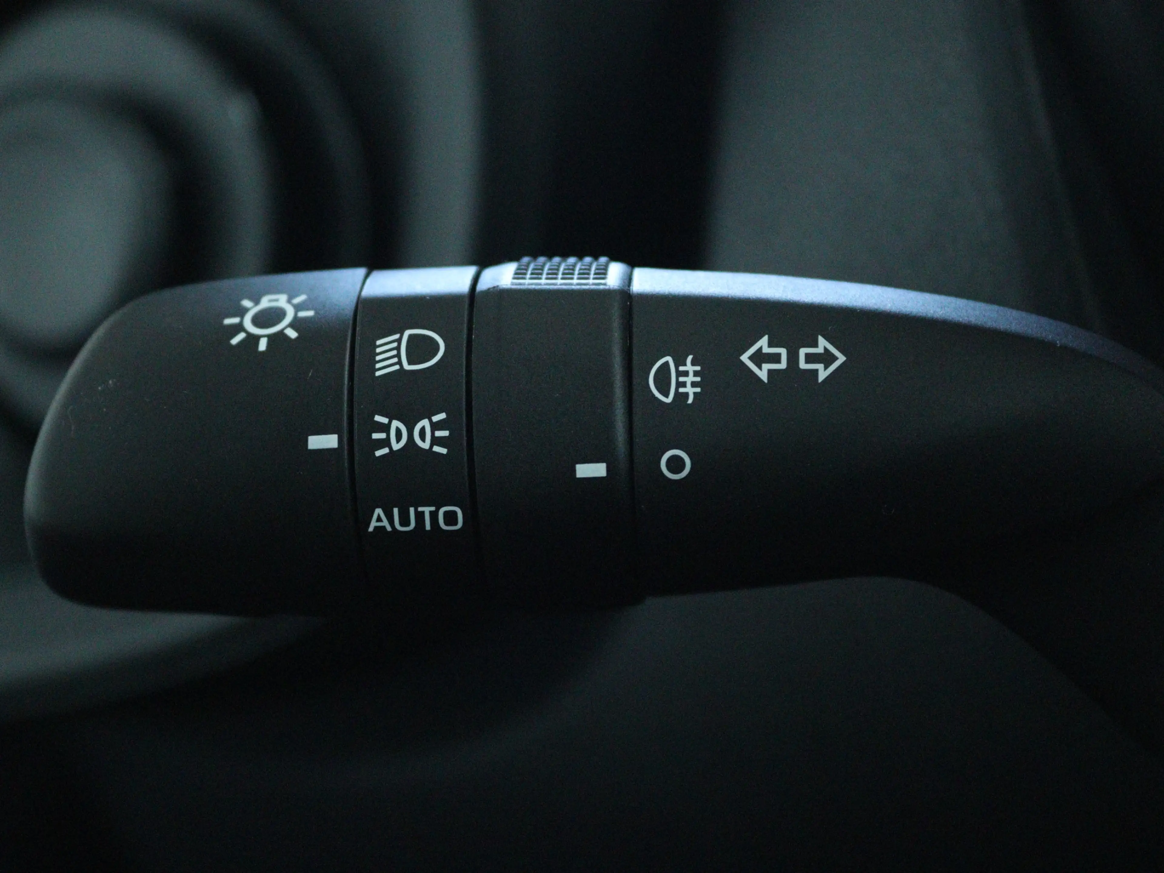 Toyota Aygo X 1.0 VVT-i MT Play | Apple CarPlay / Android Auto ( — photo 9