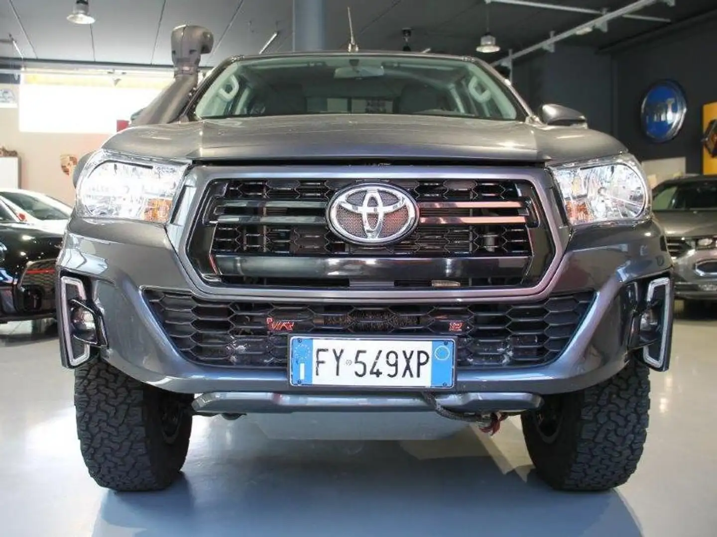 Toyota Hilux Hilux 2.4 d-4d extra cab Preparata Tagliandata TOy Gris - 2