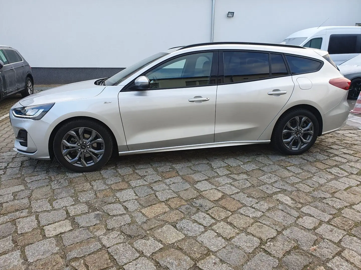 Ford Focus Turnier ST-Line Autom. Allwetter LED Silber - 2