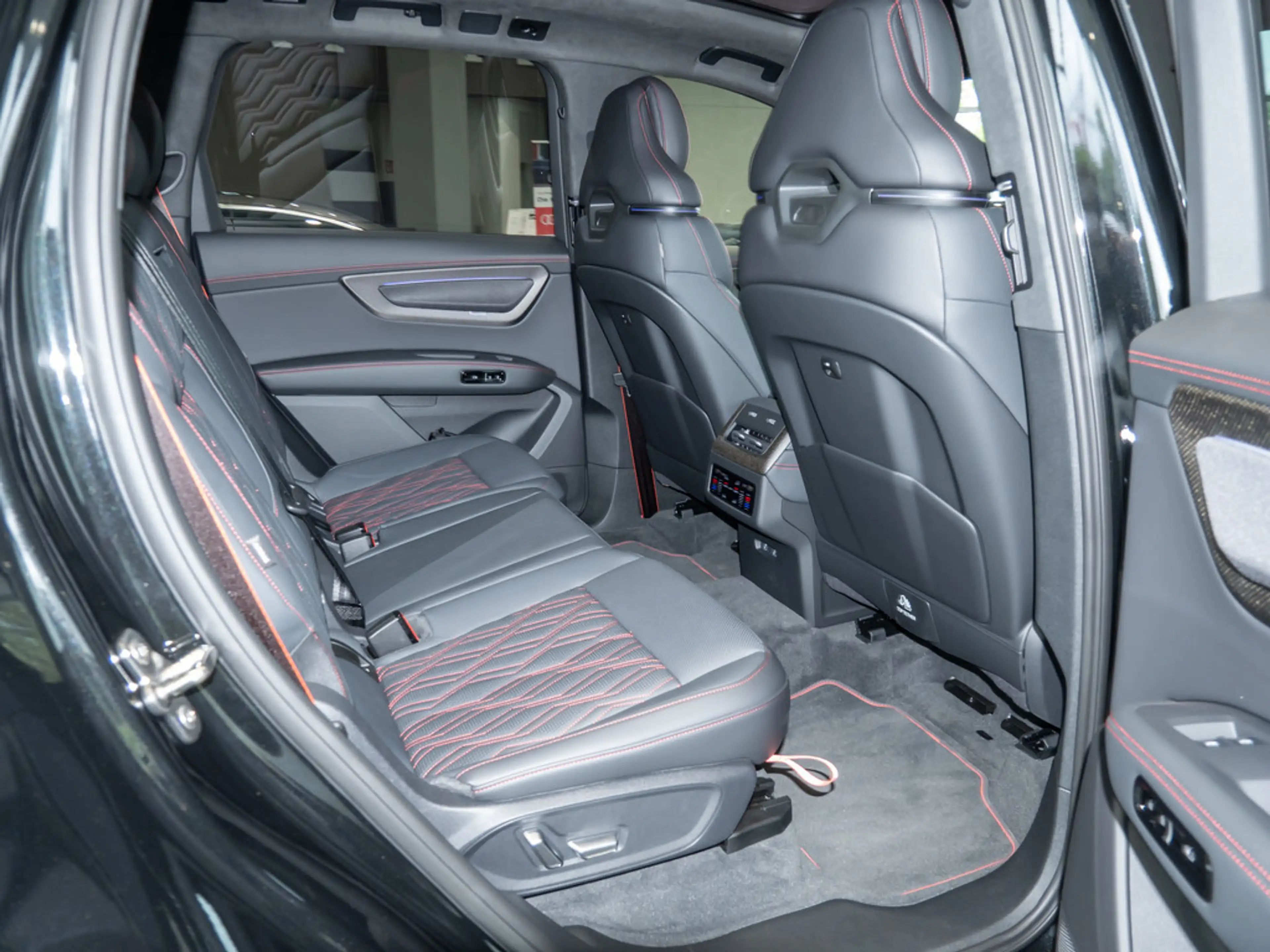Audi Q7 SUV TDI quattro 220 kW tiptronic STANDHZ — photo 8