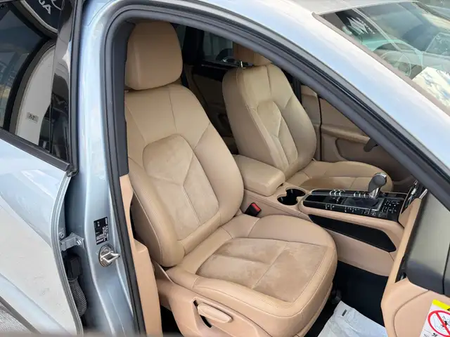 Porsche Macan view 7