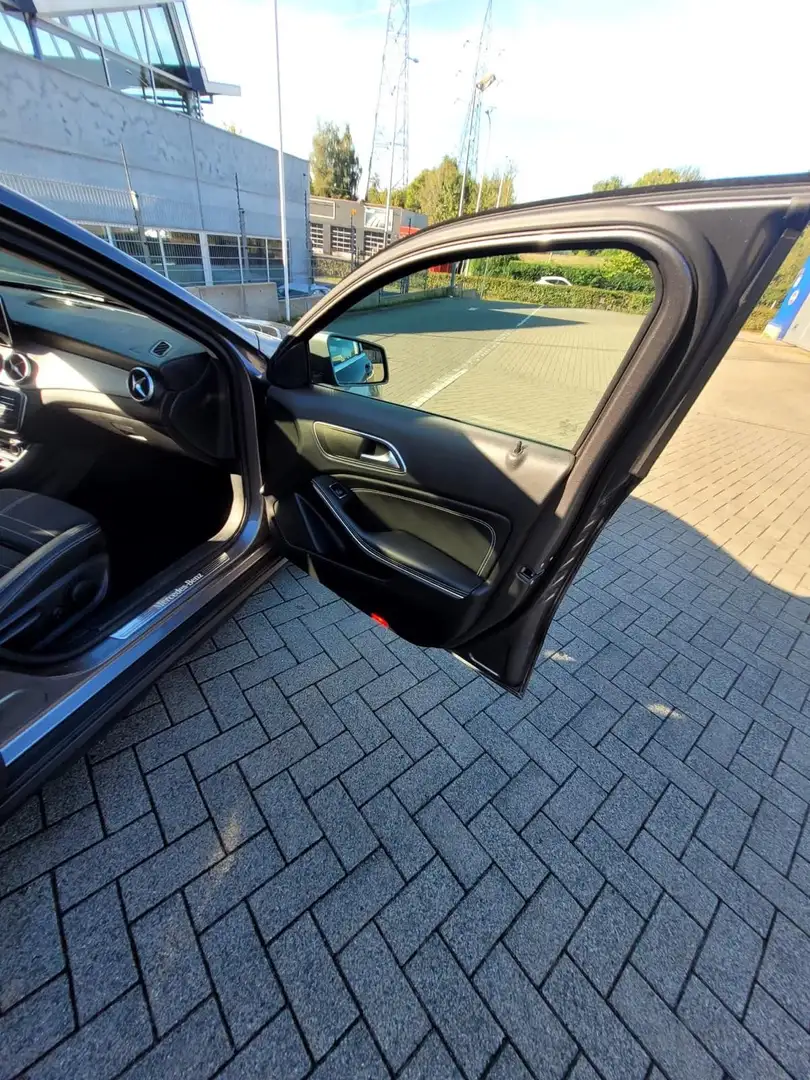 Mercedes-Benz GLA 180 180 d - 2