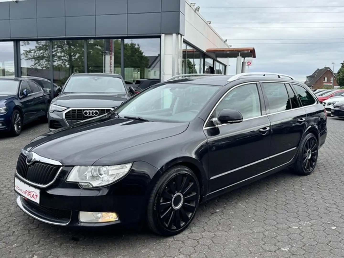 Skoda Superb Combi Ambition 2,0 TDI°Navi°Memory Paket° crna - 2