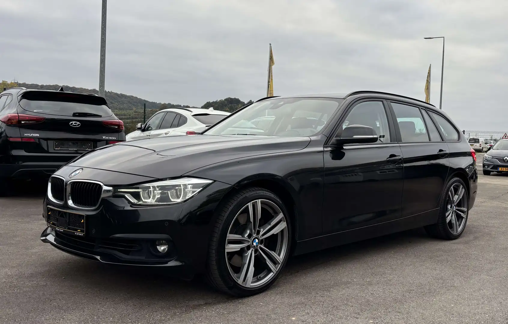 BMW 330 330d Touring xDrive Aut. Advantage Noir - 1