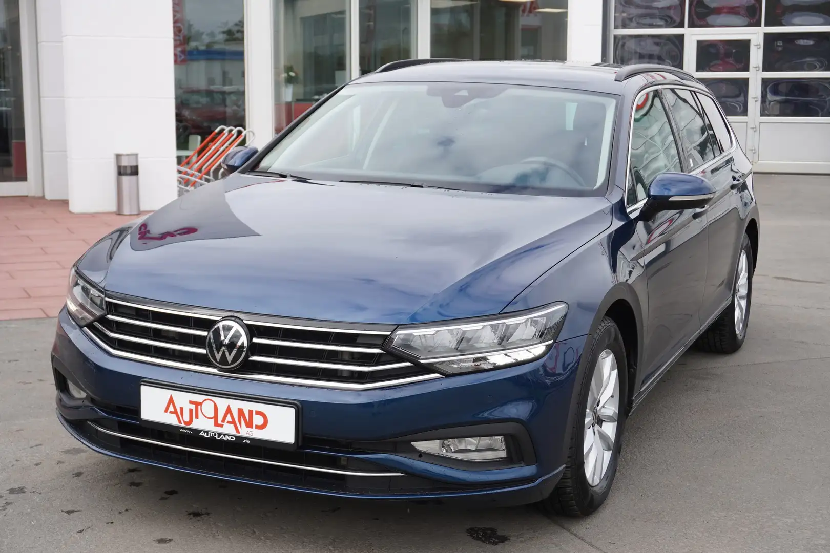 Volkswagen Passat Variant 1.5 TSI DSG Business LED ACC AHK Bleu - 1