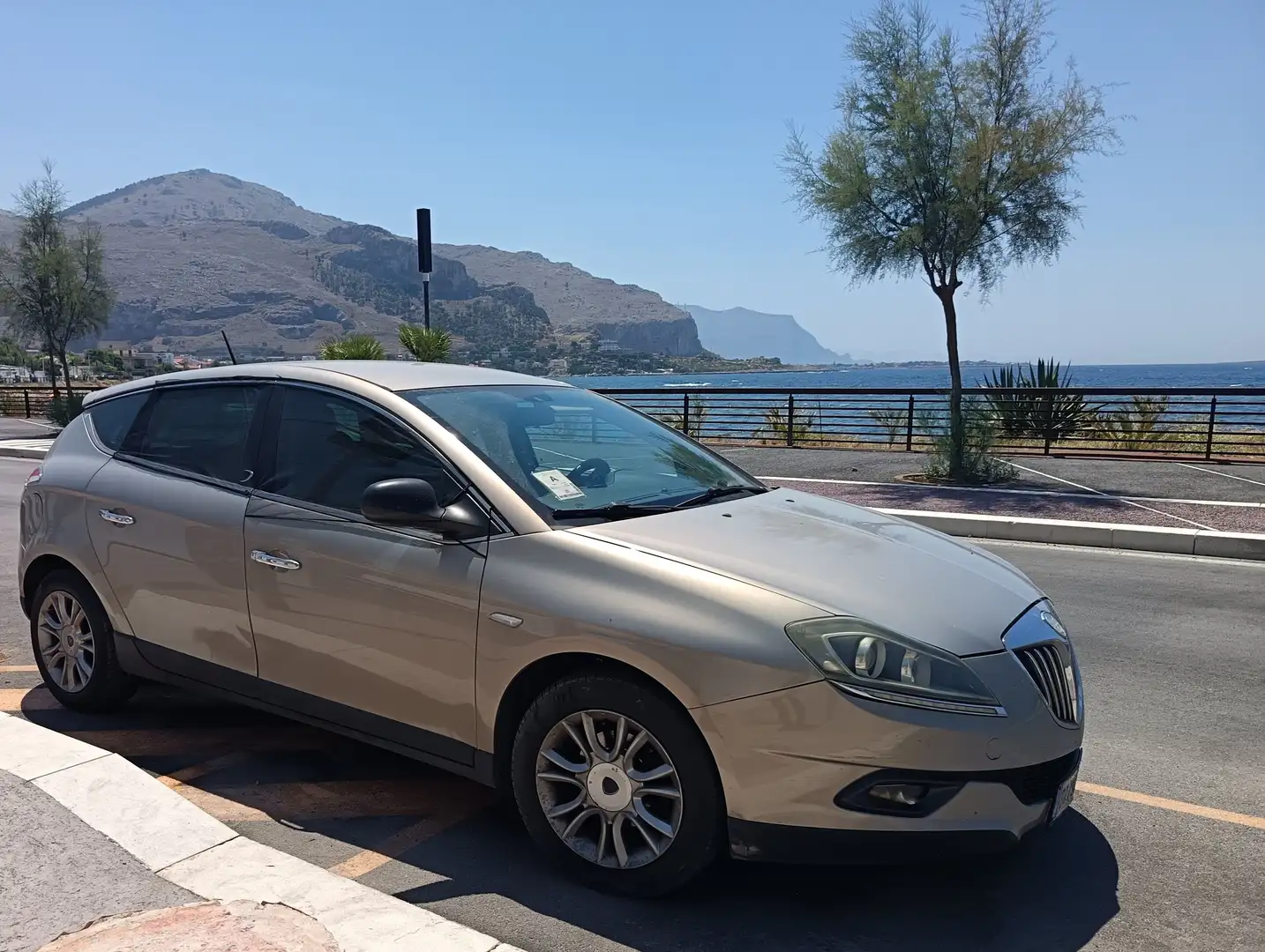 Lancia Delta Delta 1.6 mjt platino 120cv dpf Beige - 1