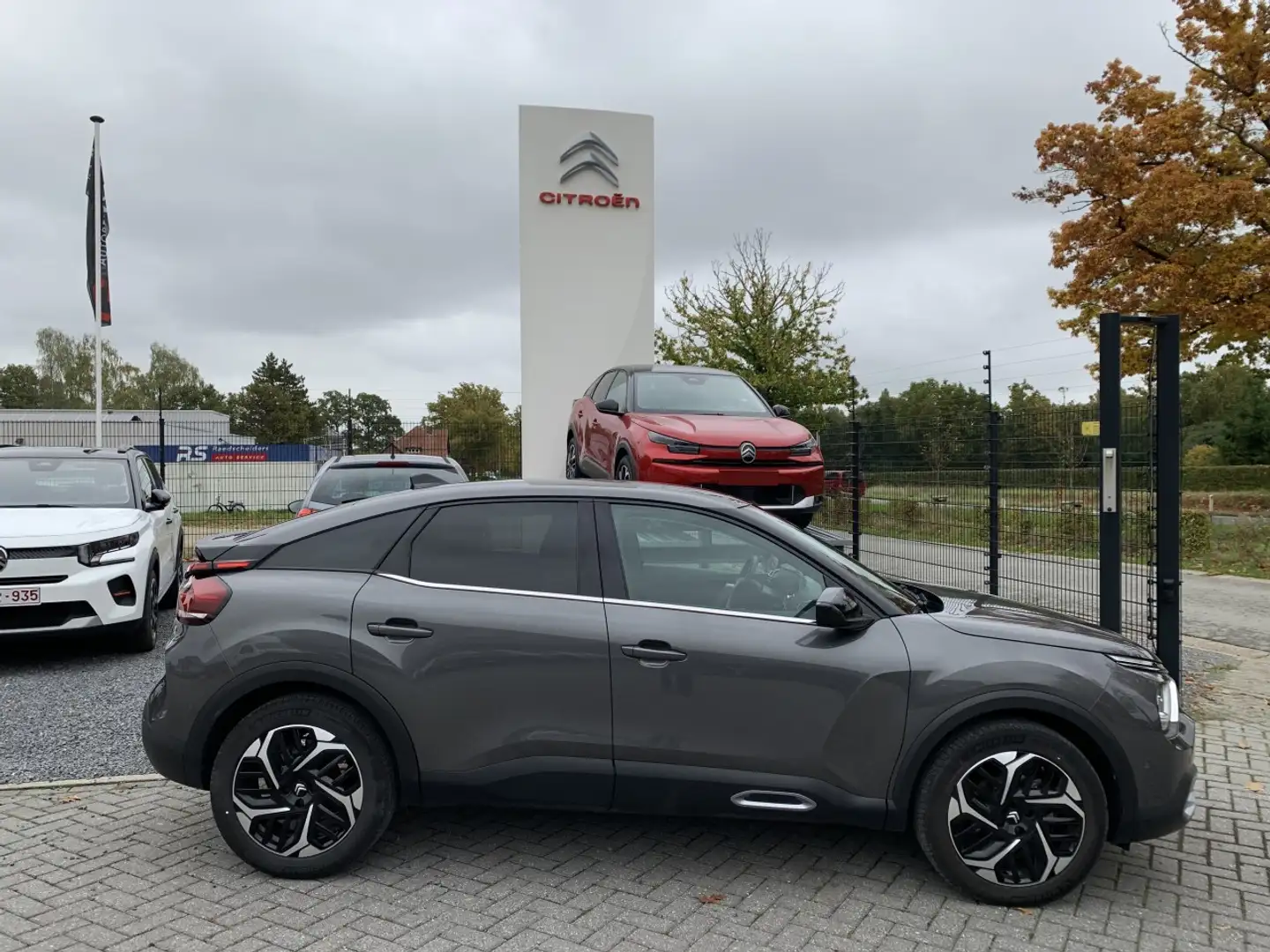 Citroen C4 1.2 Turbo Automaat Shine Gris - 1