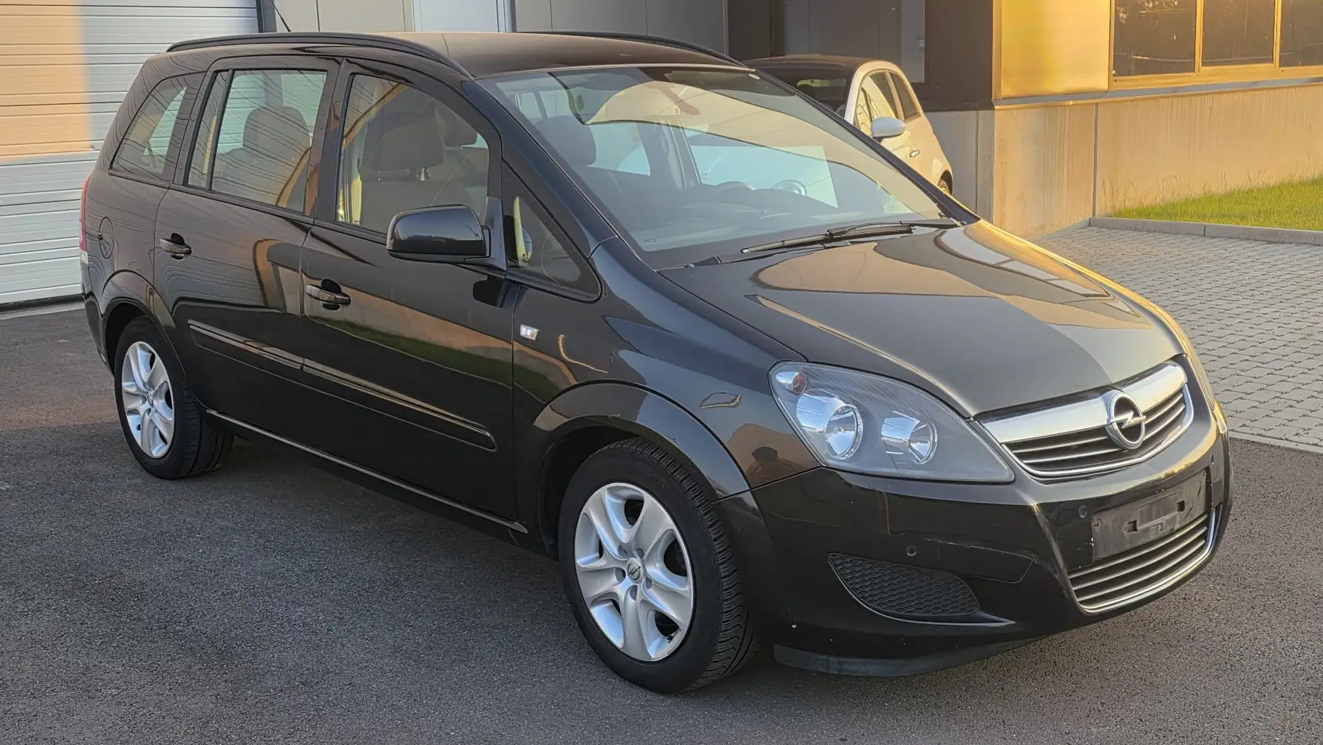Opel Zafira 1.7 CDTi ecoFLEX Enjoy DPF Grijs - 2