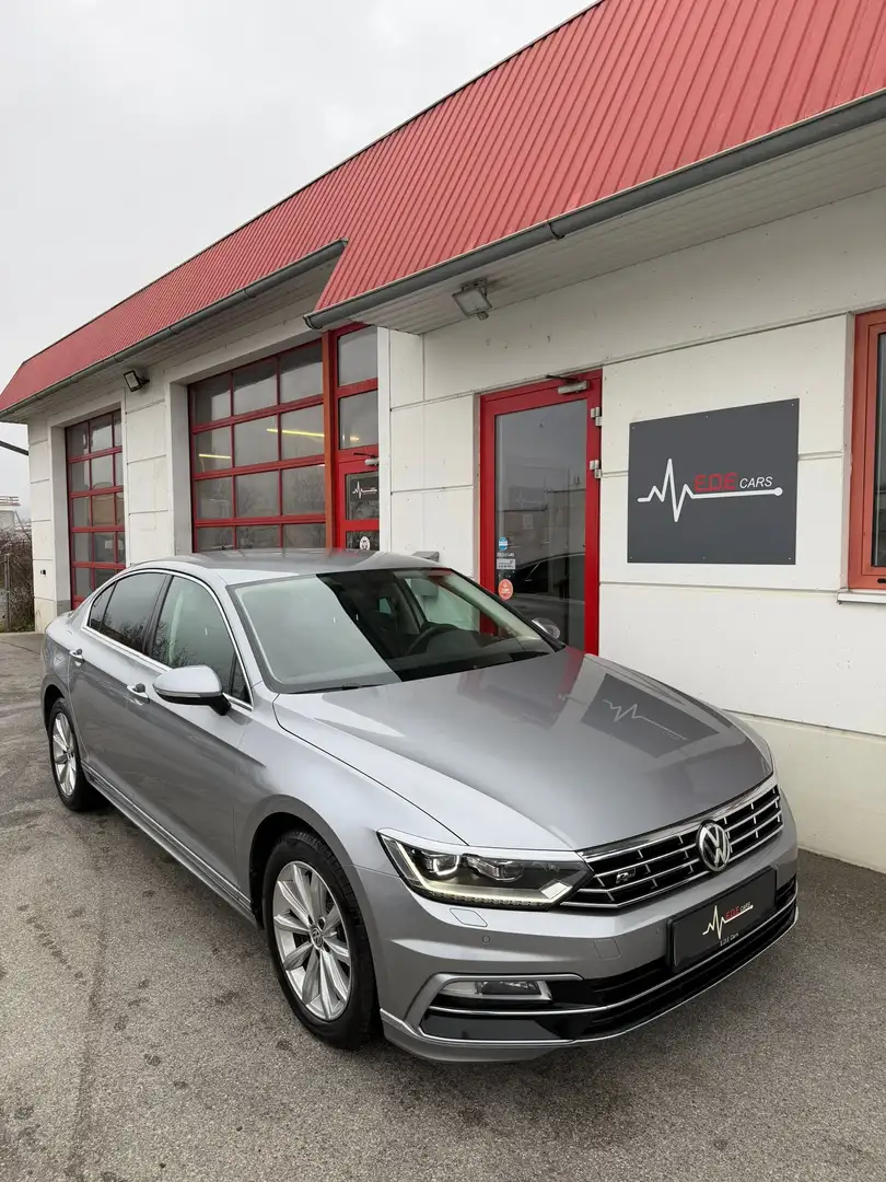Volkswagen Passat 2.0 TDI DSG R-Line Highline Grau - 1