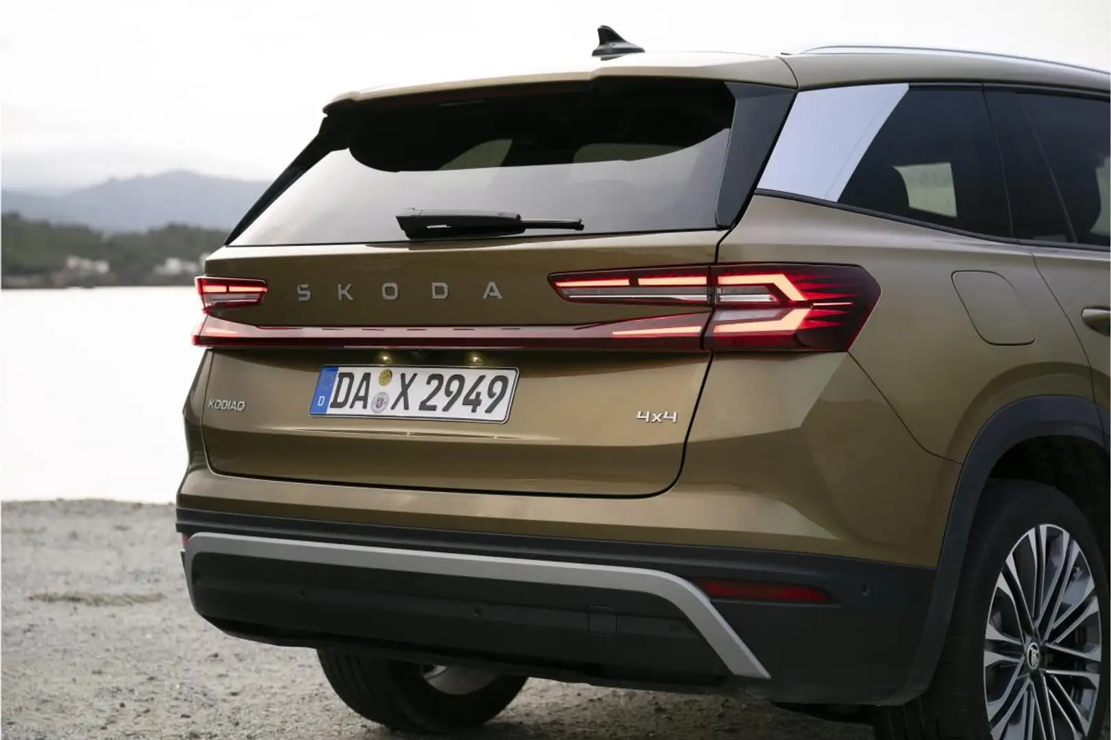 Skoda Kodiaq Selection 1,5 TSI iV 150 kW 6-Gang-DSG - Plug-In H Blau - 1