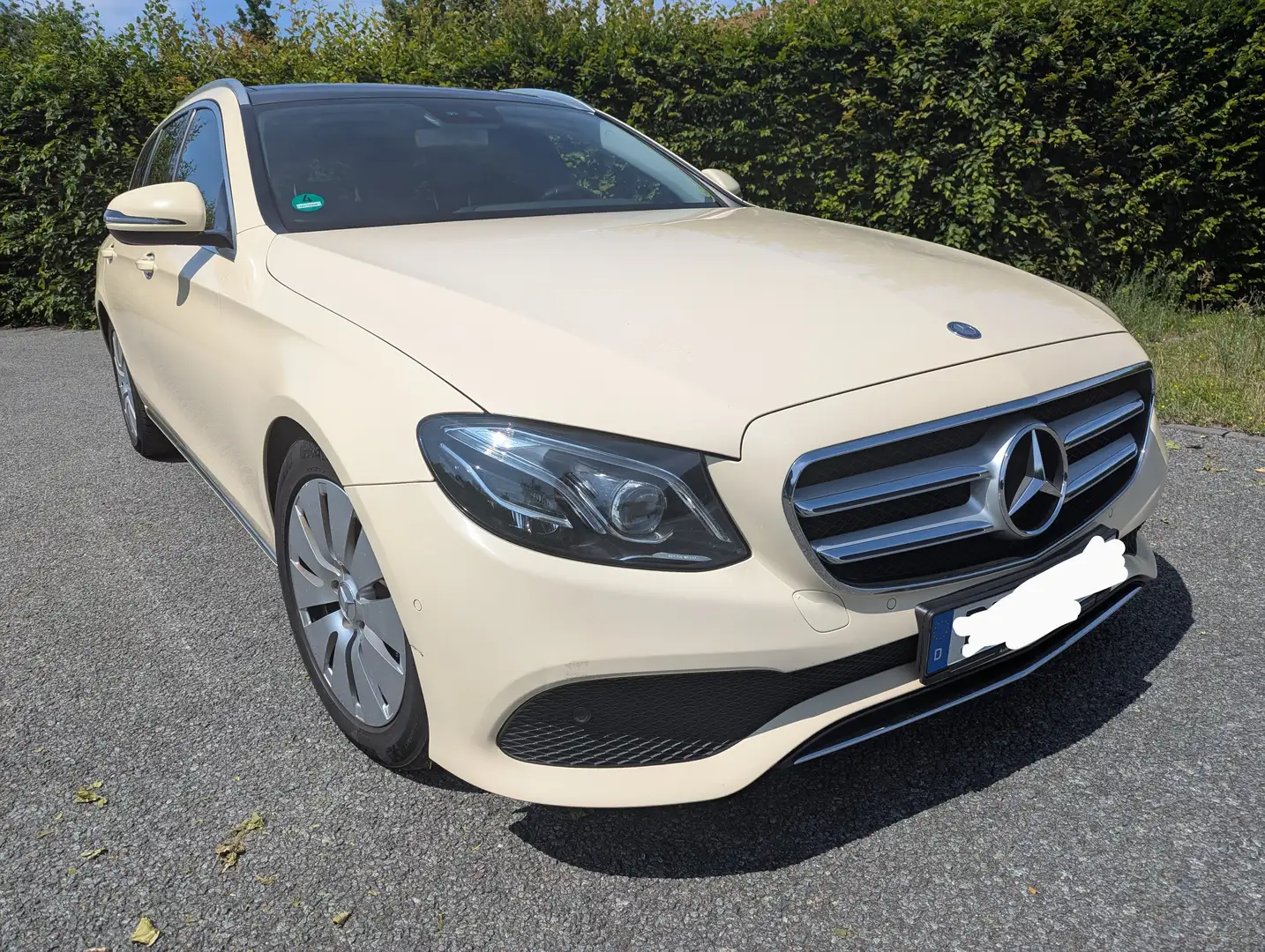 Mercedes-Benz E 220 E 220 d T 9G-TRONIC Gelb - 1