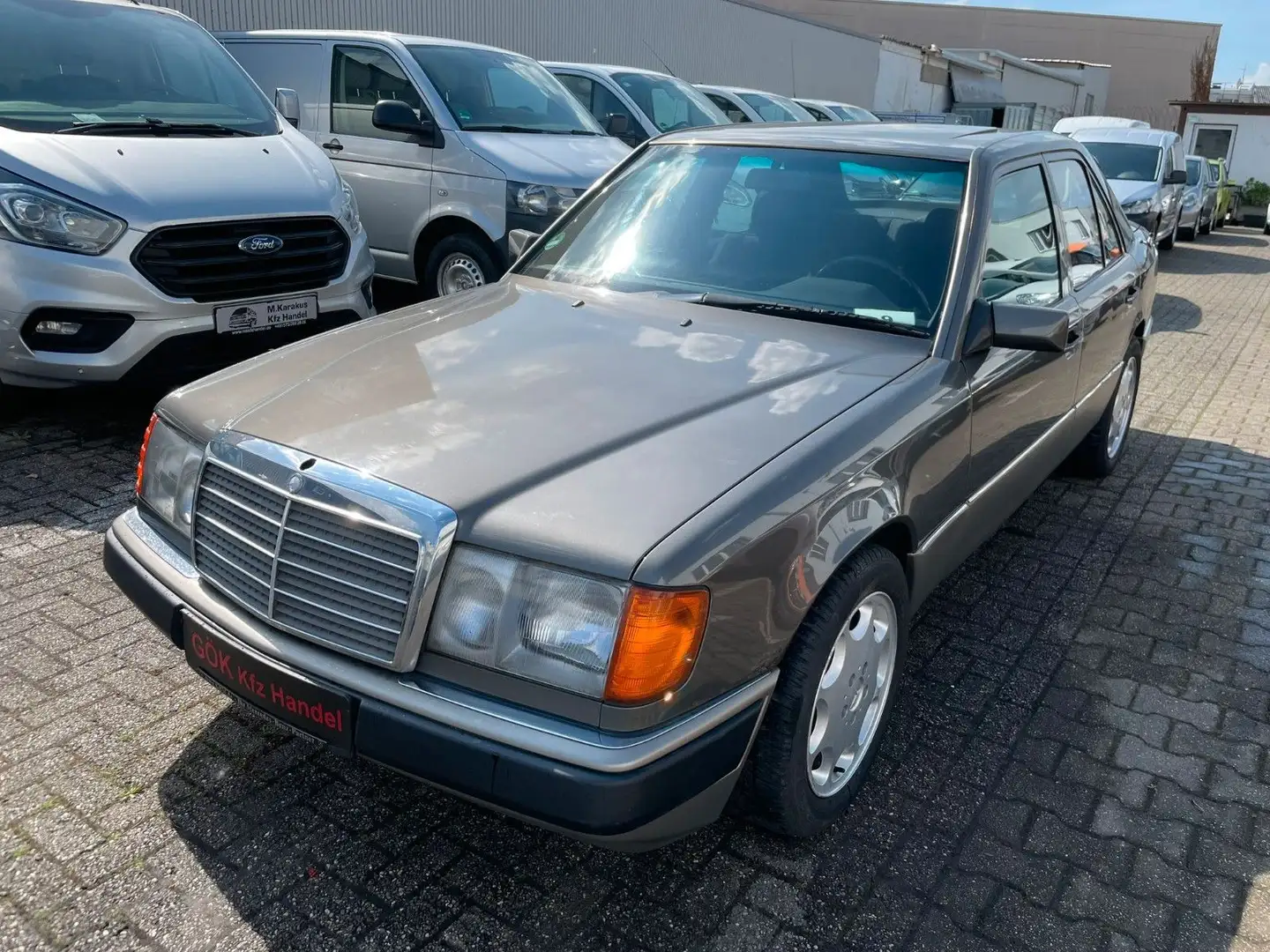 Mercedes-Benz 200 Benziner H Kenzeichen Brun - 1