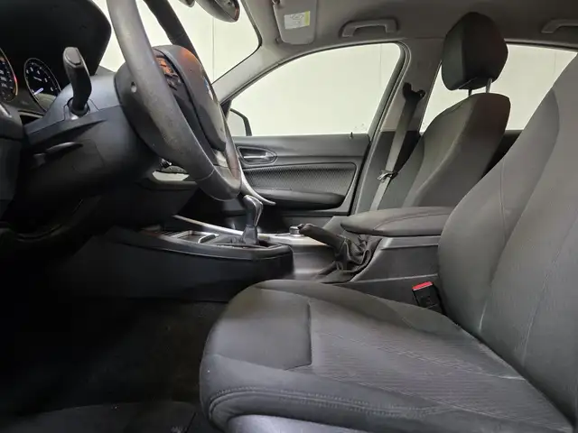 BMW 1 Series view 8
