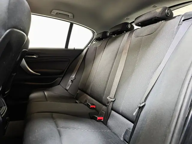 BMW 1 Series view 9