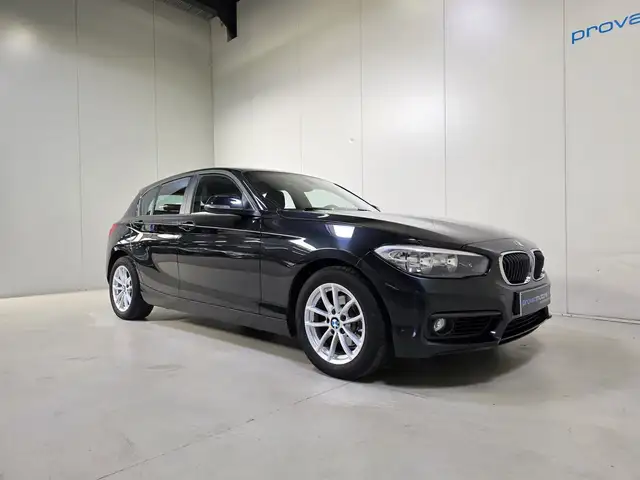 BMW 1 Series view 5