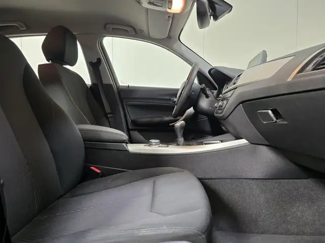 BMW 1 Series view 2