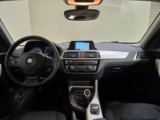 BMW 1 Series view 10