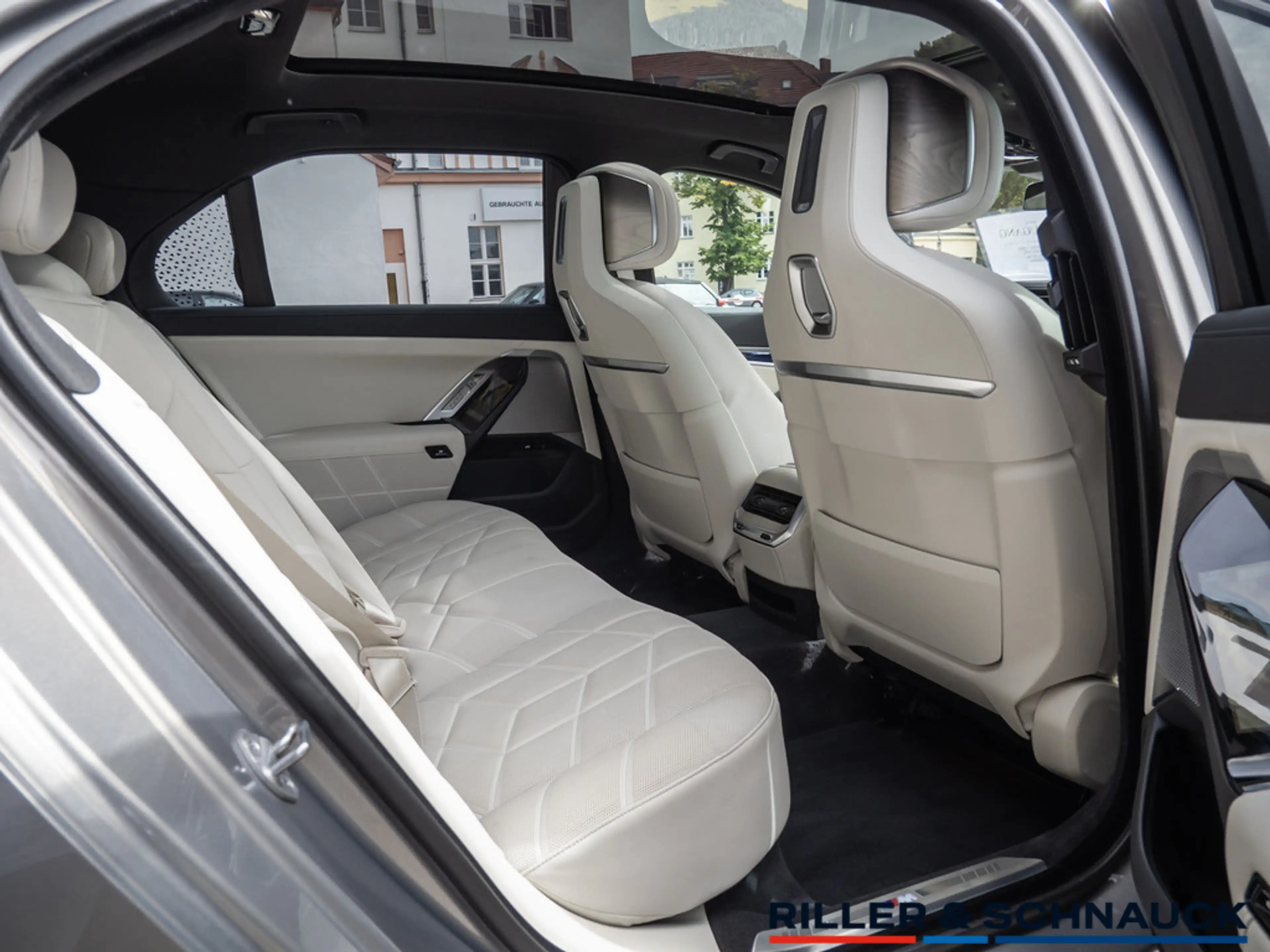BMW i7 xDrive 60 M-Sport PRO B&W+PANO+MASSAGE+IND — photo 8