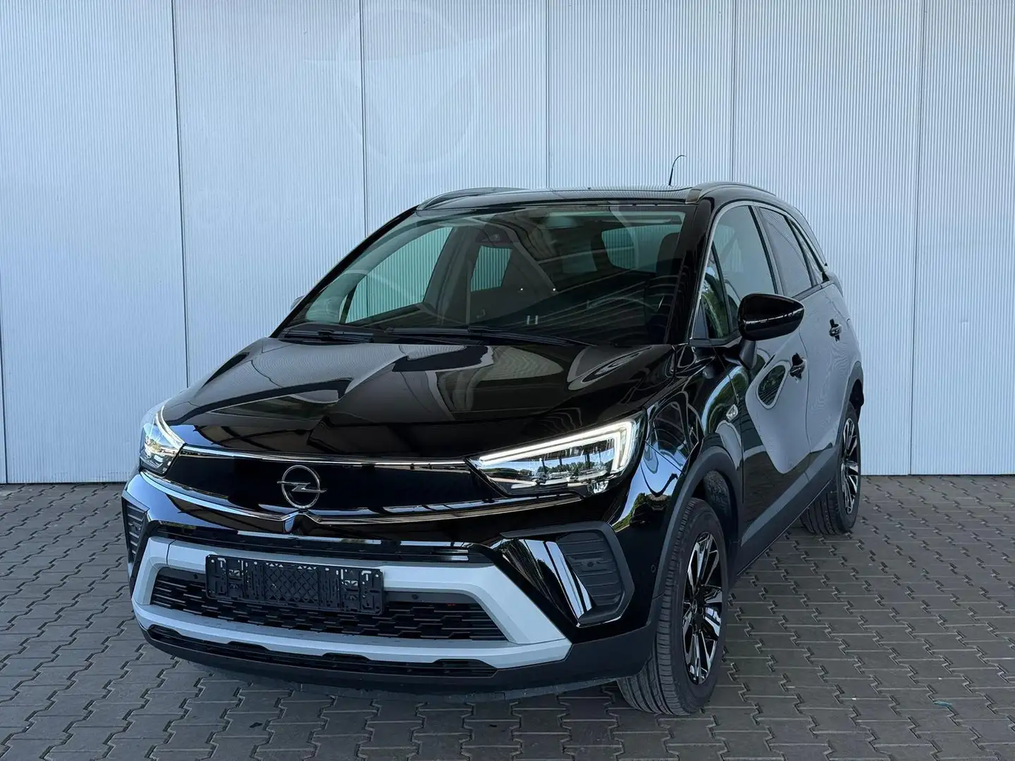 Opel Crossland 1.2 turbo 110PK 6MT Elegance Panoramadach / Kli... Zwart - 1