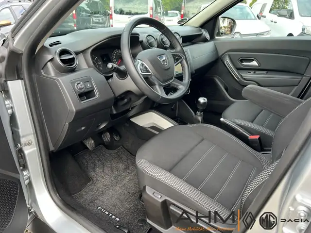 Dacia Duster view 10