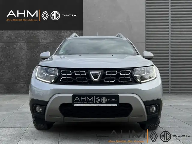 Dacia Duster view 3