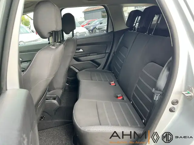 Dacia Duster view 12