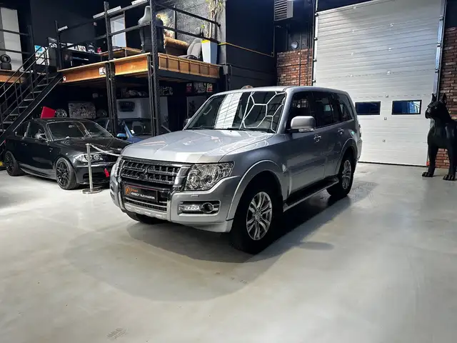 2013 Mitsubishi Pajero in Grey for sale