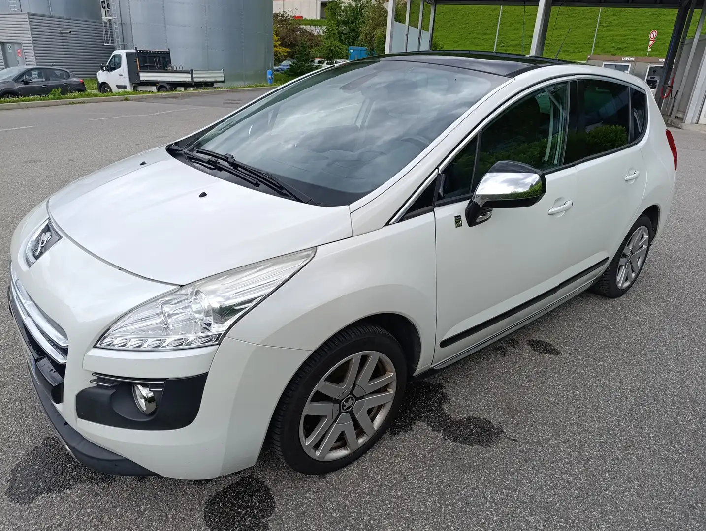 Peugeot 3008 3008 HYbrid4 2.0 HDi 163hp FAP BMP6+ Electric 37hp Blanc - 1