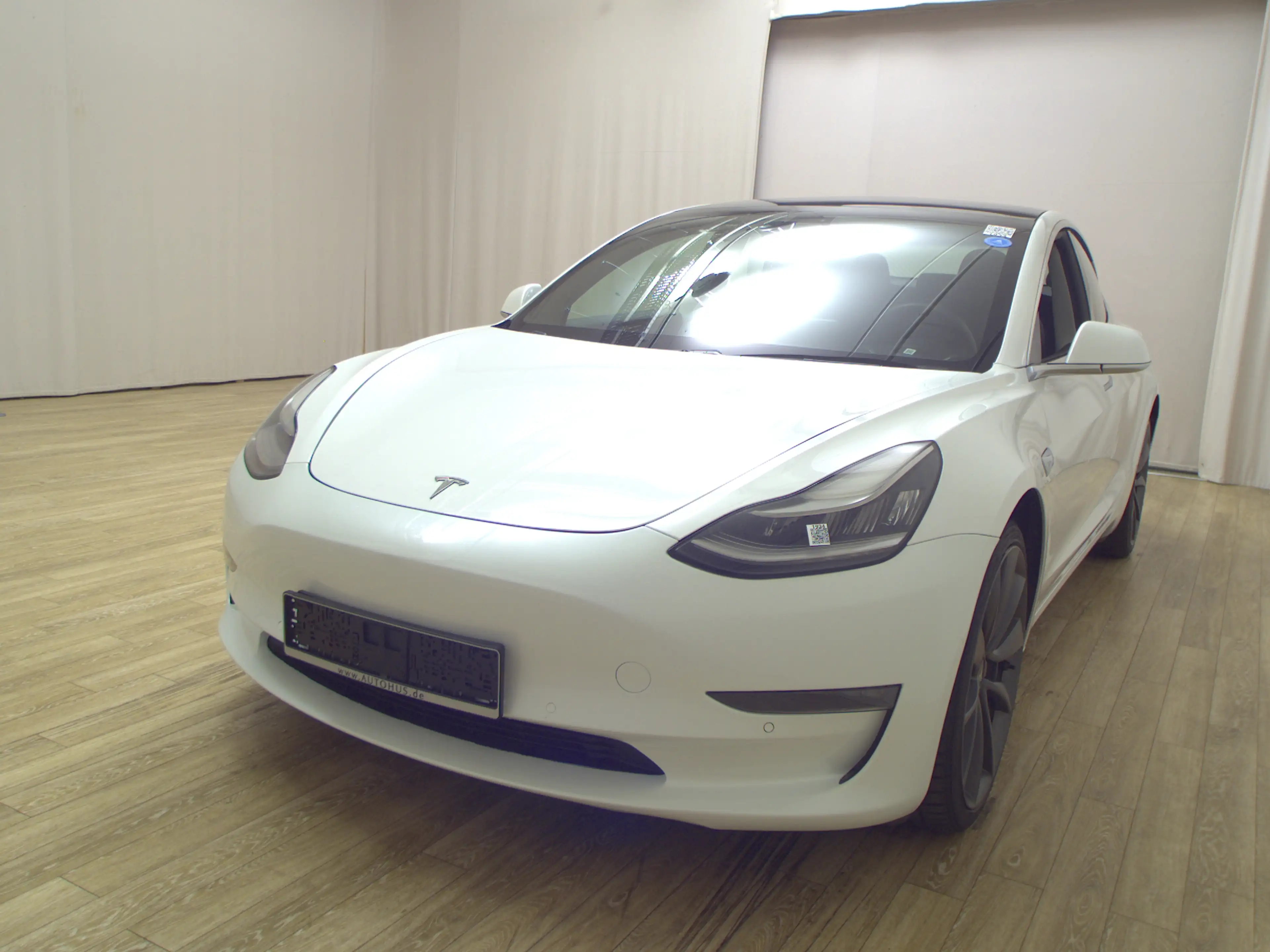 Tesla Model 3 Performance AWD Leder Navi LED Pano RFK — photo 2
