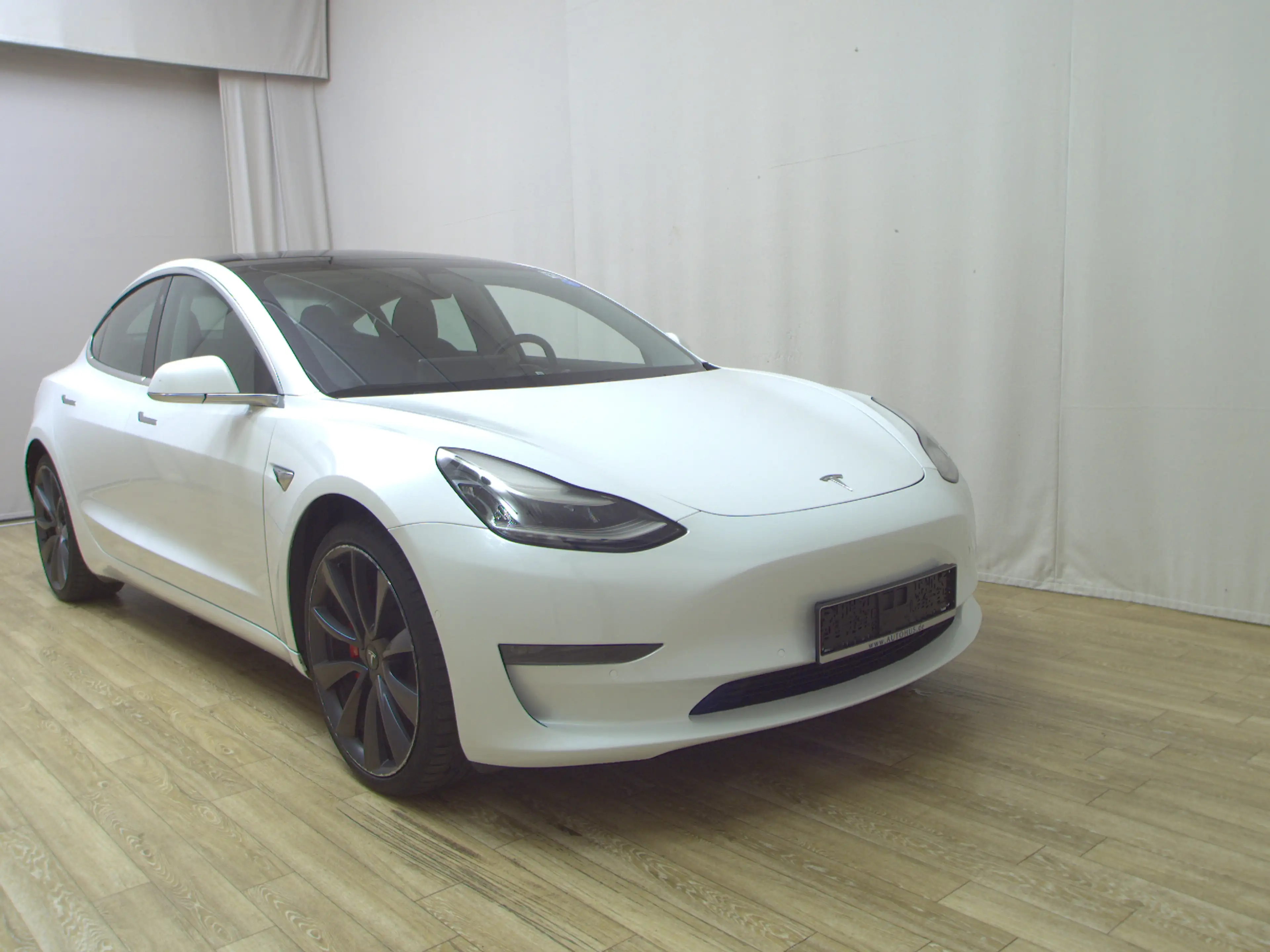 Tesla Model 3 Performance AWD Leder Navi LED Pano RFK — photo 3