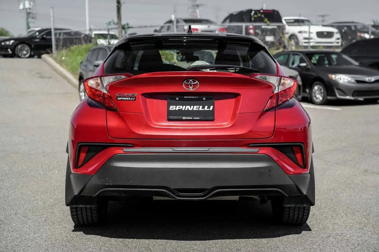 Toyota C-HR снимка Toyota C-HR