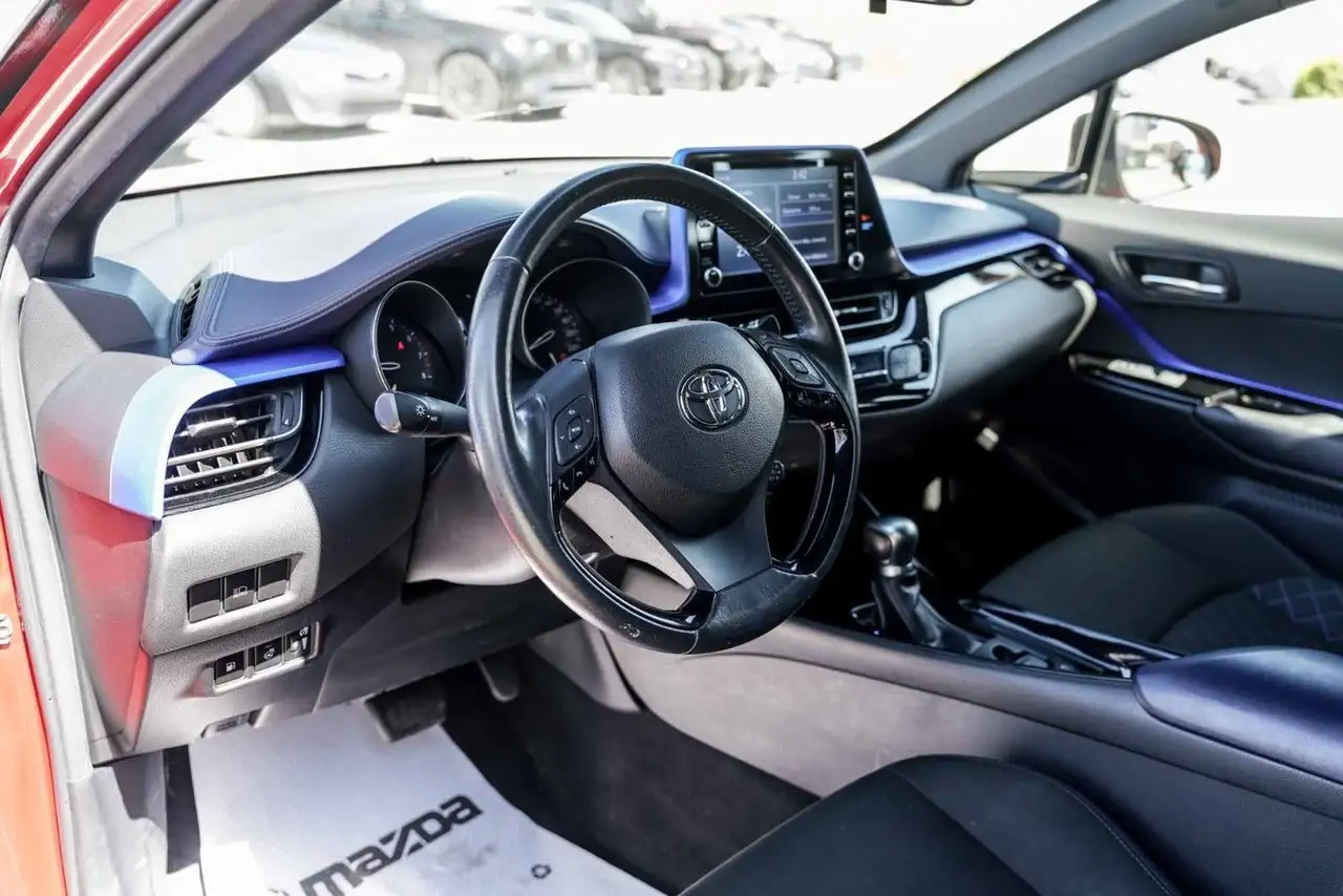 Toyota C-HR снимка Toyota C-HR
