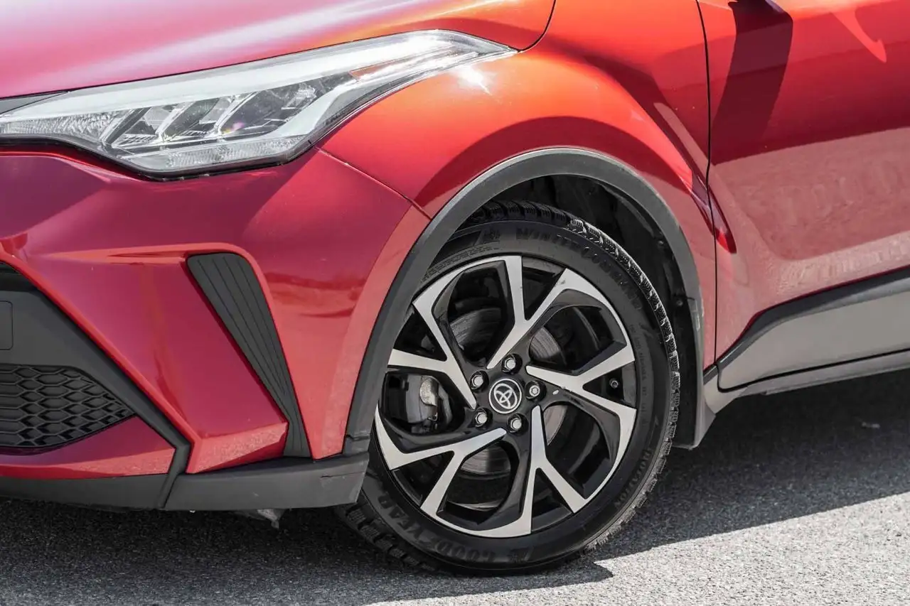 Toyota C-HR снимка Toyota C-HR