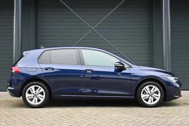 Volkswagen Golf view 6