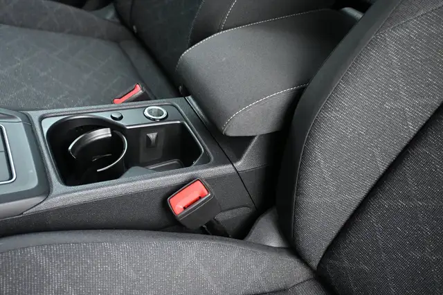 Volkswagen Golf view 25
