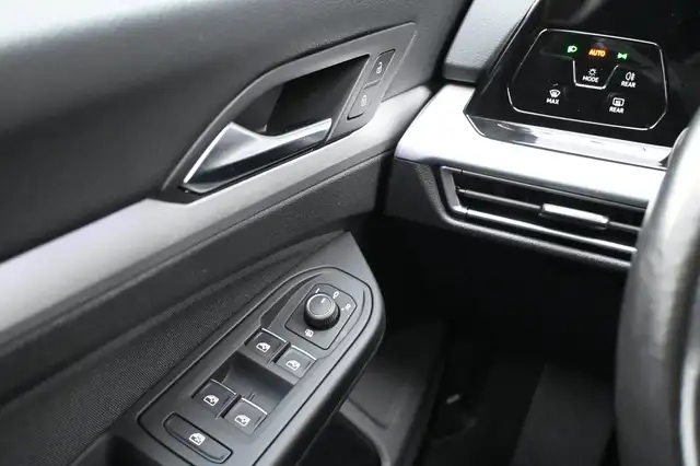 Volkswagen Golf view 15