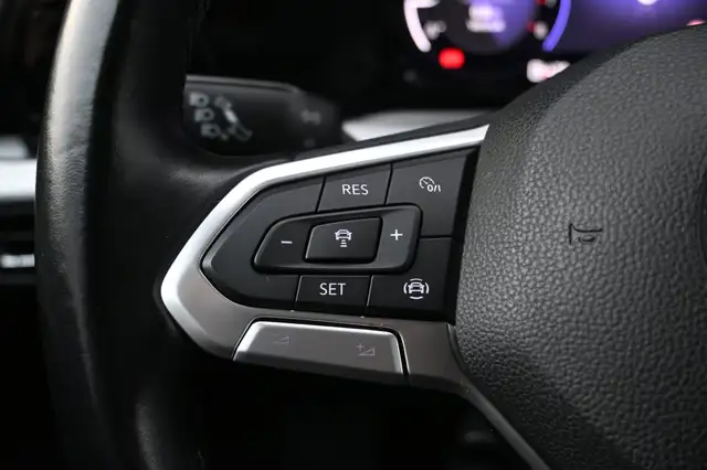 Volkswagen Golf view 16