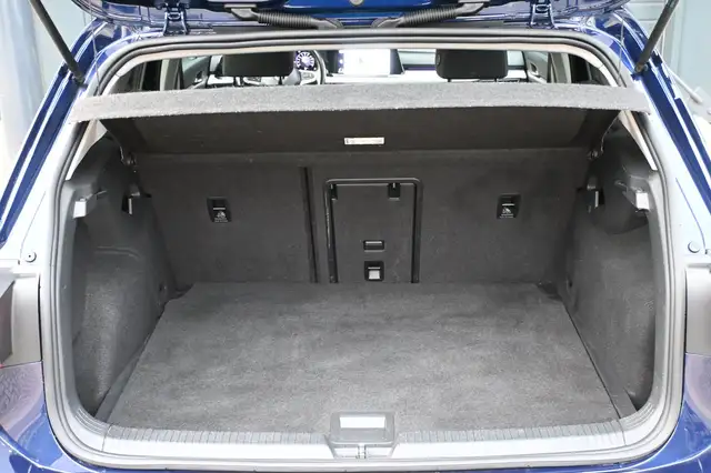 Volkswagen Golf view 29