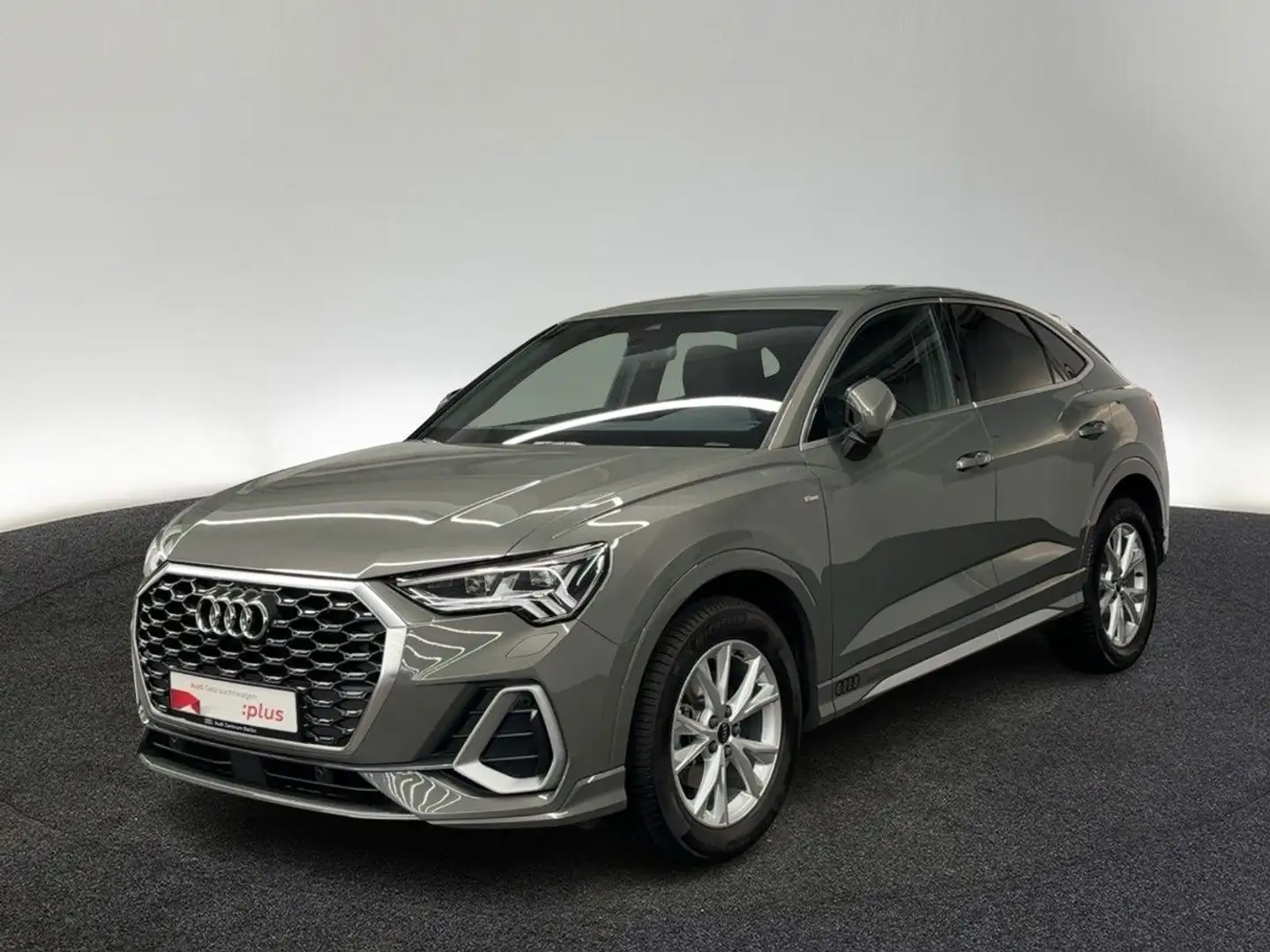 Audi Q3 S line 35 TDI S tr. RFK NAVI MATRIX Grey - 2