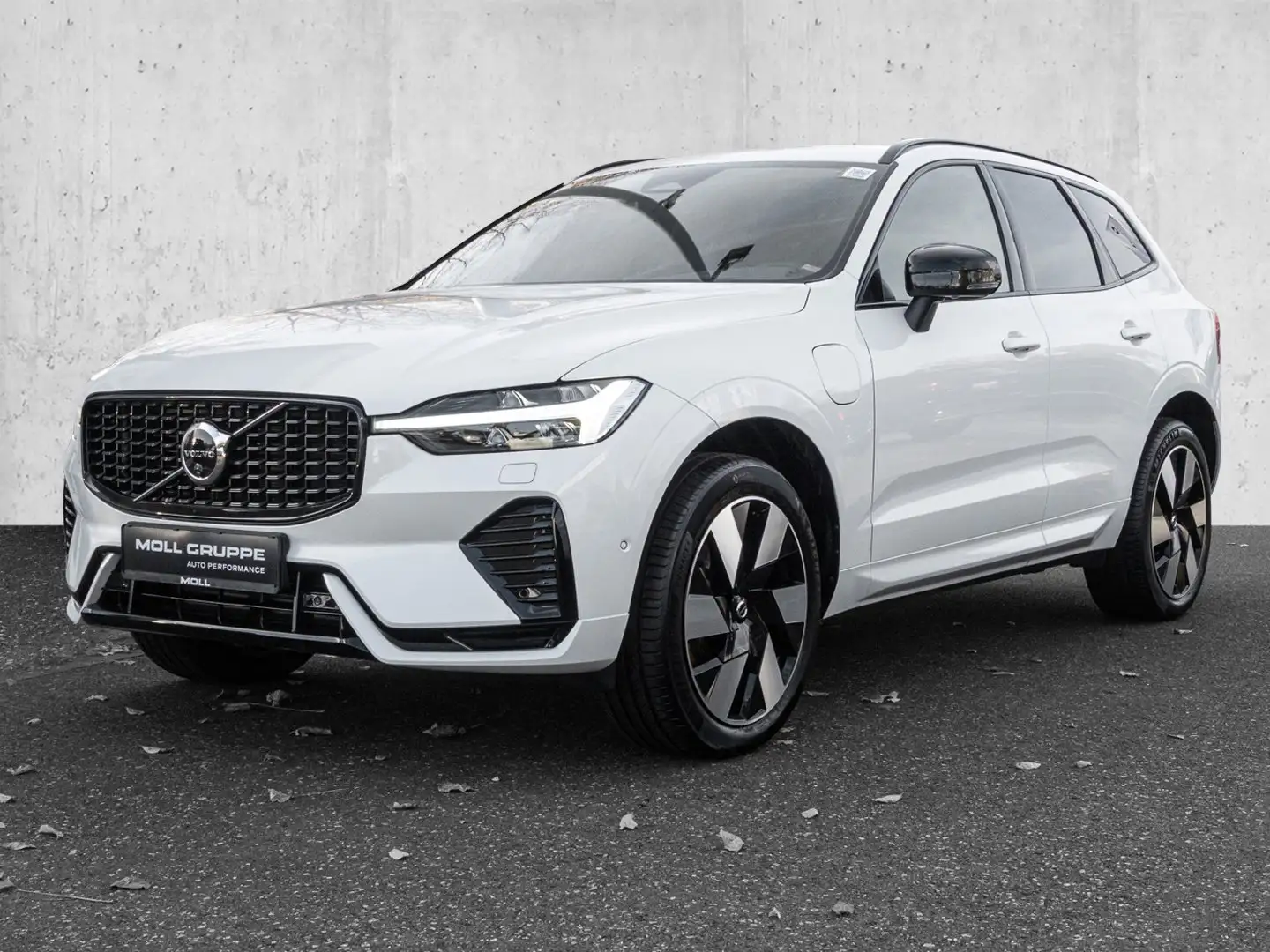 Volvo XC60 T6 AWD Plus Dark Plug-In Weiß - 2