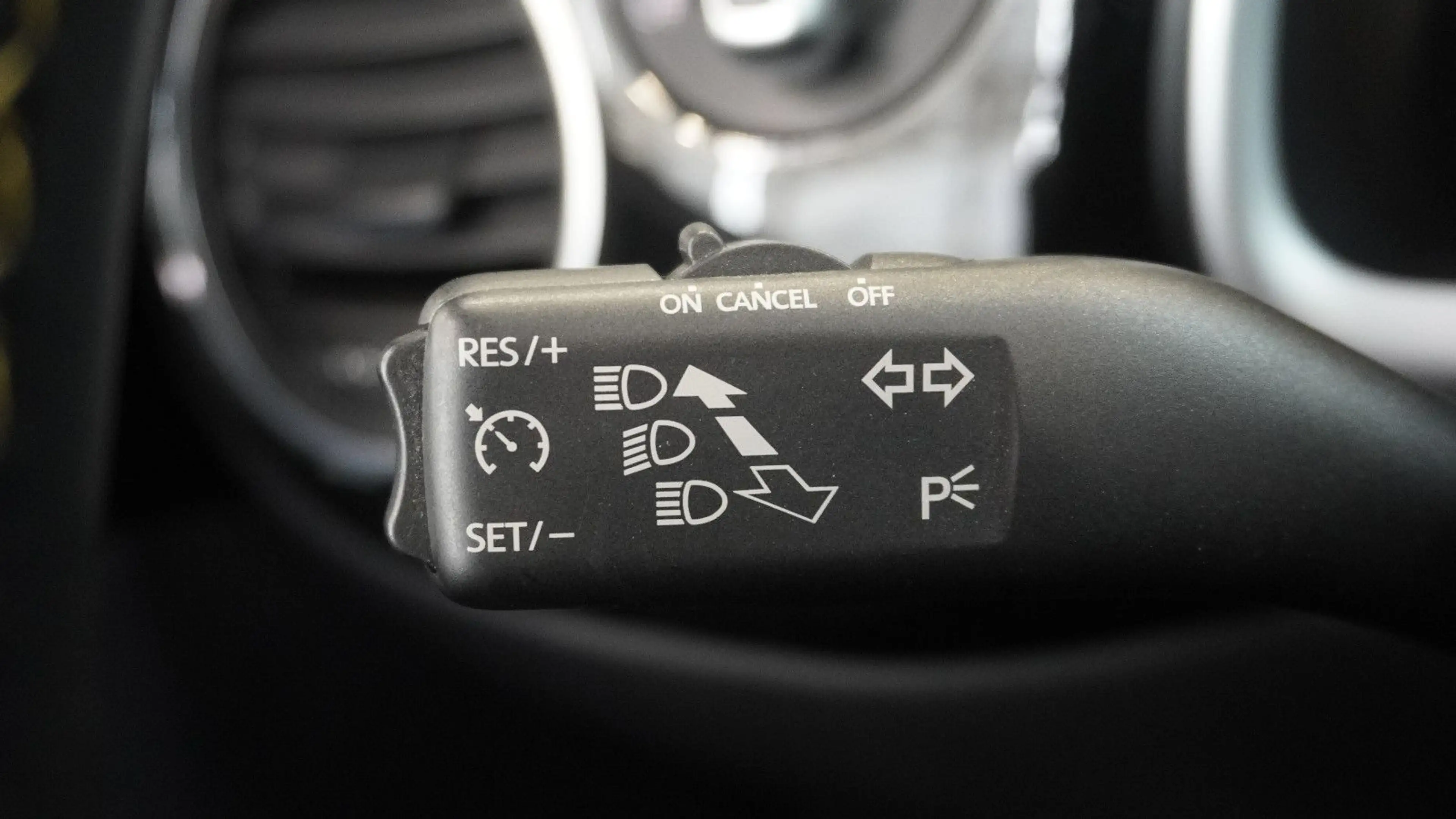 Volkswagen Beetle Cabriolet Dune*Bi-Xenon*Leder*Kam*Rarität — photo 15