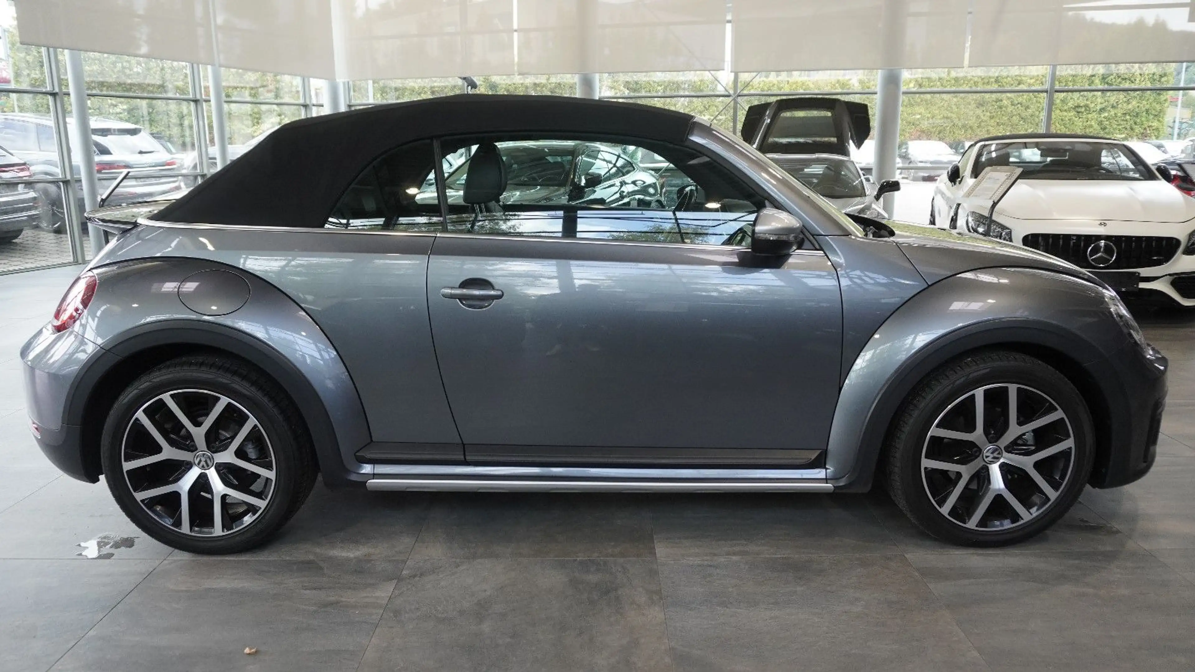 Volkswagen Beetle Cabriolet Dune*Bi-Xenon*Leder*Kam*Rarität — photo 5